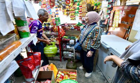 Direktur Utama Pertamina Nicke Widyawati turun langsung mengecek ketersediaan elpiji 3 kg di kota Surakarta, JUMAT (6/9/2024). 