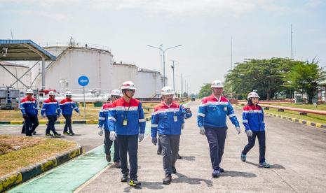 Direktur Utama Pertamina Patra Niaga, Riva Siahaan bergerak cepat turun langsung ke lapangan untuk memonitor langsung kesiapan pasokan dan layanan Bahan Bakar Minyak (BBM) untuk kesiapan lebaran 2024, dimulai dari kesiapan avtur di Aviation Fuel Terminal (AFT) Kualanamu, Medan.