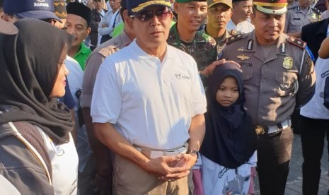 Direktur Utama PT Asabri (Persero), Sonny Widjaja bersama peserta 