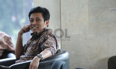 Direktur Utama PT Dutasari Citralaras, Machfud Suroso berjalan saat penuhi penggilan Komisi Pemberantasan Korupsi (KPK), Jumat (8/8). (Republika/ Tahta Aidilla).