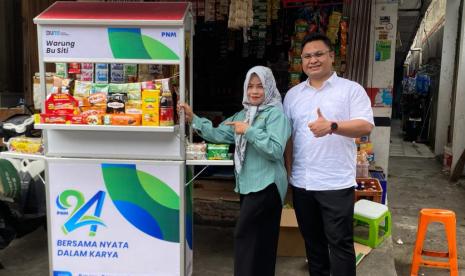 PNM melalui program Pengembangan Kapasitas Usaha (PKU) memberikan 24 gerobak paket jualan nasabah di 24 wilayah di seluruh Indonesia.