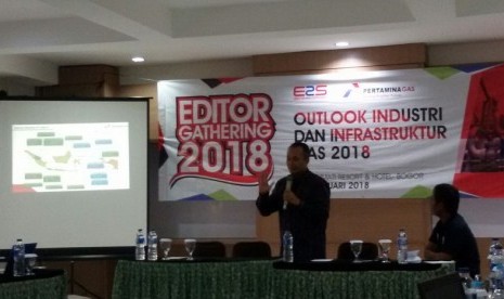 Direktur Utama PT Pertamina Gas (Pertagas) Sukohartono tengah memaparkan mengenai kondisi industri dan infrastuktur gas nasional di Bogor, Jumat (2/2).