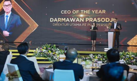 Direktur Utama PT PLN (Persero), Darmawan Prasodjo kembali dinobatkan sebagai CEO of The Year untuk ketiga kalinya secara berturut-turut sejak 2022. Darmawan terpilih di antara CEO terbaik dari berbagai perusahaan swasta maupun Badan Usaha Milik Negara (BUMN) di ajang CNBC Indonesia Awards 2024 pada Rabu (11/12/2024).