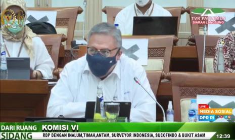 Direktur Utama Surveyor Indonesia, Dian M  Noer menjelaskan kinerja perusahaan dan kegiatan PT Surveyor Indonesia dalam penanganan dan penanggulangan pandemi Covid-19, dalam Rapat Dengar Pendapat(RDP) dengan Komisi VI DPR R, Selasa (29/9).