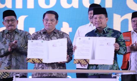 Dirjen Bimas Islam, Kamaruddin Amin mendorong program Kampung Zakat mampu mengatasi masalah kemiskinan di Indonesia. Hal ini ditegaskan Kamaruddin saat berbicara pada kegiatan Diseminasi Kampung Zakat Nasional di Asrama Haji Pondok Gede, Jakarta, Kamis (24/11/2022). 