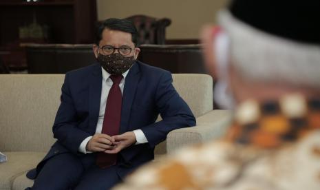 Dirjen Bimas Islam Kementerian Agama (Kemenag) Kamaruddin Amin mengajak masyarakat yang hendak berdemo untuk kembali mendengarkan pernyataan Menteri Agama (Menag) dengan nurani. 