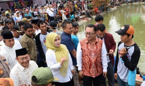 Dirjen Pembangunan dan Pemberdayaan Masyarakat Desa (PPMD) Kemendes PDTT, Taufik Madjid menghadiri acara Festival Embung Ramadhan di Embung Ranca Anis, Muruy, Pandeglang, Sabtu (26/5).