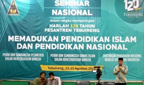 Dirjen Pendis Kementerian Agama, Kamaruddin Amin, menyampaikan ceramah dalam Milad ke-120 Ponpes Tebuireng, Jombang. 