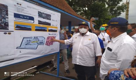 Dirjen Perhubungan Darat Kemenhub Budi Setiadi membuka kegiatan padat karya di terminal Bobotsari, Purbalingga, Sabtu (5/9). Ditjen Hubdat pada tahun 2020 menganggarkan dana program padat karya senilai Rp 46 miliar. 