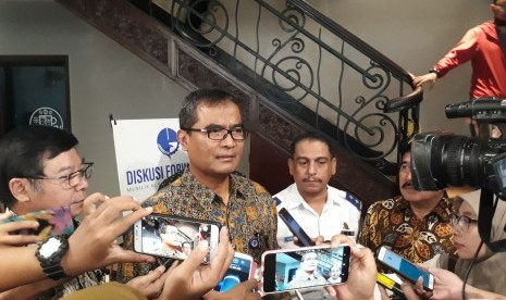 Dirjen Perhubungan Laut Kementerian Perhubungan Agus H Purnomo menjelaskan kepada wartawan mengenai pengaktifan sistem identifikasi otomatis atau Automatic Identification System (AIS) berlaku mulai 20 Agustus 2019 untuk semua kapal di atas 35 GT yang berlayar di wilayah perairan Indonesia, Selasa (6/8).