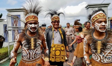 Dirjen PKH I ketut Diarmita disambut masyarakat Papua