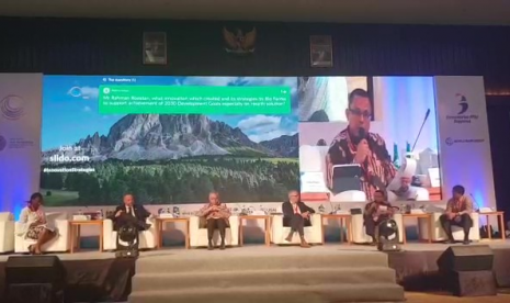 Dirut Bio Farma menjadi salah satu pembicara di forum internasional di Bali. 