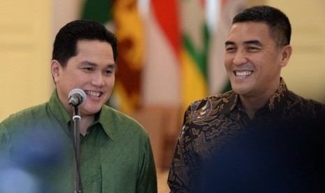 Dirut Indonesia Tourism Development Corporation (ITDC) Abdulbar M Mansoer dan Erick Thohir (kiri).