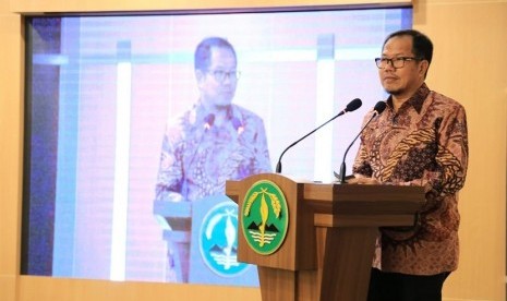 Dirut LPDB KUKM Braman Setyo dalam sosialisasi Standar Operasional Prosedur (SOP) Pinjaman bersama Dinas Koperasi dan UKM Provinsi Jawa Barat dan pejabat Kementerian Koperasi dan UKM di Bandung.