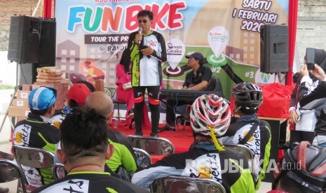 Dirut PT Koprima Sandy Sejahtera Properti (KSS), Priyo Utomo memberikan sambutaan pada acara Fun Bike Tour The Project, di perumahan Prima Amerta, Soreang, Kabupaten Bandung, pekan lalu. 