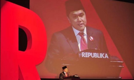 Dirut Republika Media Mandiri Erick Thohir, saat menyampaikan sambutan pada Malam Penganugerahan Tokoh Perubahan republika 2011 di Jakarta, Selasa (17/4). 