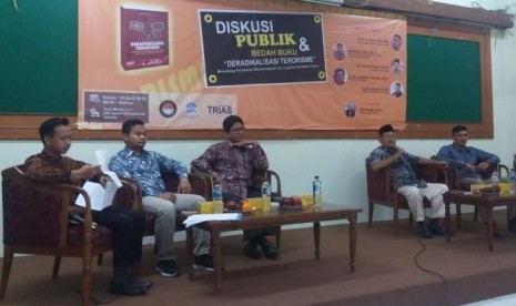 Diskusi bedah buku 