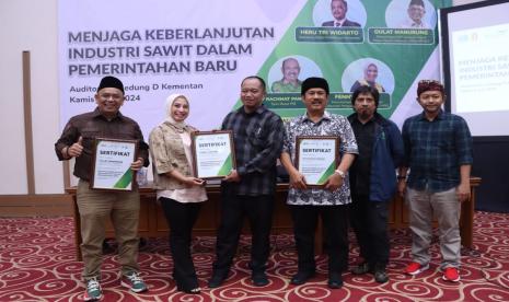 Diskusi bertemakan Menjaga Keberlanjutan Industri Sawit dalam Pemerintahan Baru