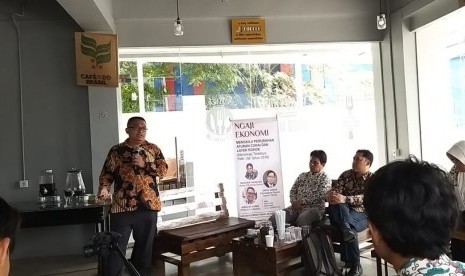 Diskusi Center of Human and Economic Development (CHED) ITB-AD di Cafe Undertwenty ITB-AD, Kampus Ciputat, Selasa (26/2). 