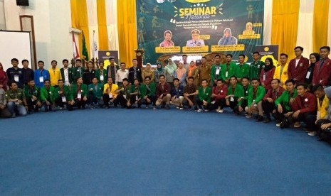 Diskusi dengan Ikatan Senat Mahasiswa Pertanian Indonesia (ISMPI) di Kampus Universitas Sumatera Utara, Senin (21/1).