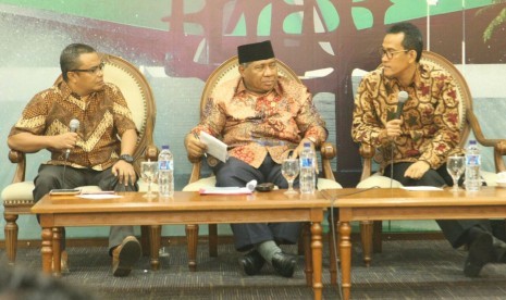 Diskusi dengan tema 'Kebebasan Berkumpul dan Berserikat dalam Demokrasi Pancasila'di Press Room, Kompleks Parlemen, Jakarta, Senin (6/11).