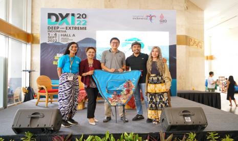 Divers Clean Action (DCA) menghadirkan Talkshow dengan judul Sambil Menyelam Minum Sampah? di Pameran Deep and Extreme 2022, Hall A Jakarta Convention Center (JCC) pada tanggal 4 September 2022 sebagai bentuk edukasi kepada masyarakat, khususnya para penyelam, terkait ancaman mikroplastik terhadap lingkungan, aktivitas penyelaman serta dampaknya bagi kesehatan masyarakat di panggung utama pameran Deep and Extreme 2022.