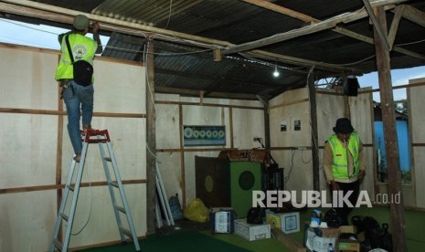 DMI menghidupkan kembali majelis taklim dan membangun masjid darurat di Kamp Pengungsian Pasca Bencana Alam Sulteng.