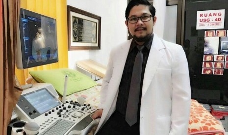 Dokter Spesialis Obstetri dan Ginekologi dr  Rinto Riantori, SpOG