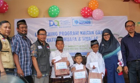  Dompet Alquran Indonesia Cabang Mojokerto bekerja sama dengan Klinik Sehat Husada di Sambiroto Sooko dan Toko Fashion Abata Pohjejer  Gondang Mojokerto, menggelar launching program khitan gratis 