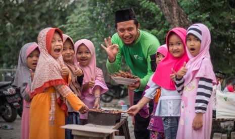 Dompet Dhuafa cabang Jawa Timur membagikan Parcel Lebaran untuk daerah sekitar Tuban dan wilayah sekitar gedung kantor Dompet Dhuafa cabang Jawa Timur. 