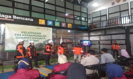 Dompet Dhuafa memberangkatkan sejumlah relawan dari dokter, tenaga medis dan tim asesmen menuju Turkiye. Dompet Dhuafa memberangkatkan dr Zainab Aqila, dr Rosmalia, dr Sjarif, Narwan dan Dedi Fadlil. Pelepasan keberangkatan relawan Dompet Dhuafa sendiri dilaksanakan pada, Kamis (9/2/2023) yang dilaksanakan di kantor DMC (Disaster Management Center), Ciputat, Tangerang Selatan.