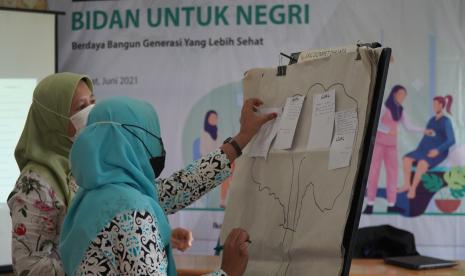  Dompet Dhuafa menunjukkan lagi langkah seriusnya untuk menyelesaikan masalah kesehatan Ibu Anak melalui Program Bidan Untuk Negeri. Peluncuran program ini dilangsungkan hari ini, Rabu, 2 Juni 2021 di Gedung LKC Dompet Dhuafa, Ciputat.