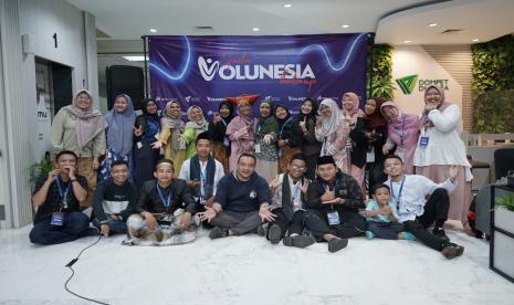 Dompet Dhuafa Volunteer mengadakan Volunesia Bootcamp 2022 agar para relawan belajar lebih banyak tentang cara mengelola proyek sosial yang berkelanjutan. Setelah melewati masa mentoring dan implementasi social project dari setiap kelompok, seluruh finalis beradu gagasan kembali untuk menjadi yang terbaik di Spekta Volunesia 2022.