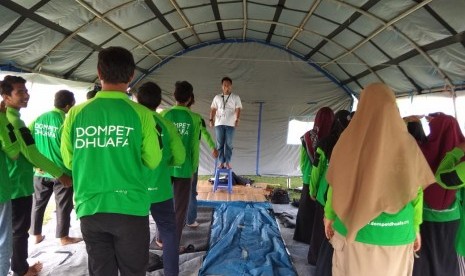 Dompet Dhuafa Volunteer Riau menggelar Leadership Camp, yang merupakan pelatihan siaga bencana bagi para calon volunteer, pada 26-28 April 2019 di Pulau Cinta, Teluk Jering, Kabupaten Kampar, Riau.