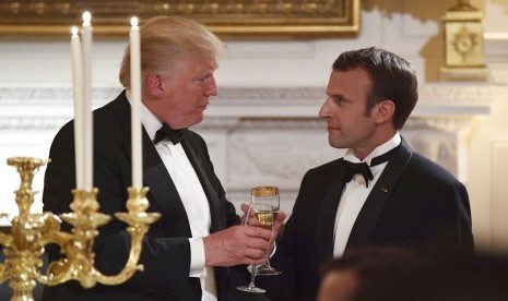 Donald Trump dan Emmanuel Macron bertemu di Gedung Putih, Selasa (24/4).