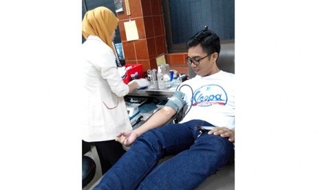 Donor darah tim CUMI Surabaya