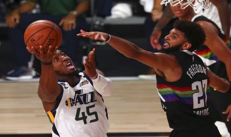 Donovan Mitchell kembali tampil cemerlang dengan mencetak 30 poin saat Jazz membungkam Denver Nuggets 124-105, Kamis (20/8).