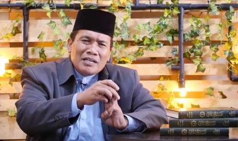 Dosen IUQI Bogor, Ustaz Hasan Basri Tanjung