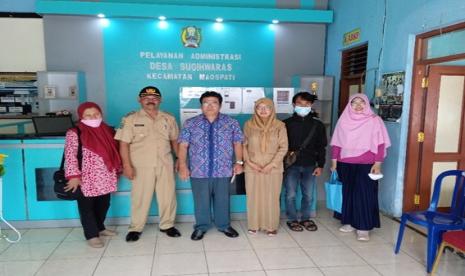 Dosen  Pulang Kampung IPB University dari Fakultas Kehutanan dan Lingkungan (Fahutan) memberikan pelatihan pembuatan dan penggunaan Eco-enzyme untuk budidaya porang dengan pola agroforestri di Desa Sugihwaras, Kecamatan Maospati, Kabupaten Magetan, Jawa Timur.