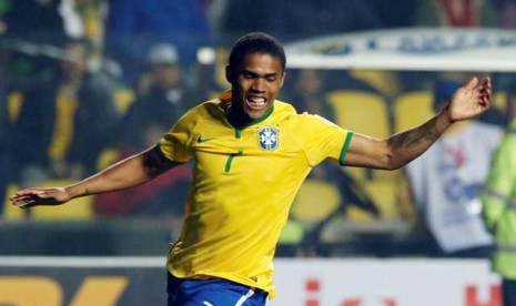 Douglas Costa