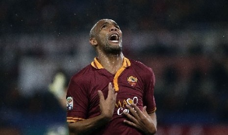 Douglas Maicon.