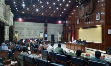 DPR menyatakan UU tentang Pendidikan Kedokteran perlu revisi.