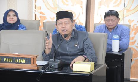 DPRD Provinsi Jawa Barat bersama Dewan Perwakilan Rakyat Daerah (DPRD) Provinsi Jawa Timur diskusi membahas Peraturan tentang Tata Tertib DPRD.