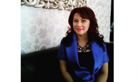 dr Intan Friscilla Hakim, SpBP-RE dari d'elegance aesthetic clinic