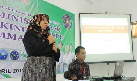 Dr Irma Suswati memberikan sambutan saat pembukkan APKKM.