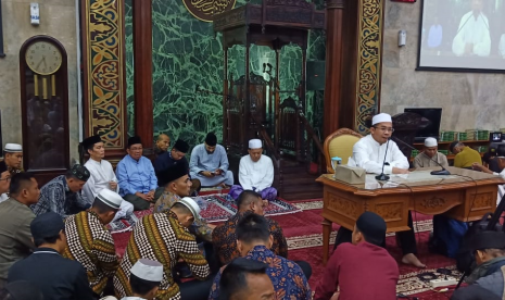 Konferensi Al Azhar Soroti Pemikiran Ekstremis Radikal. Foto:   Dr Mukhlis Hanafi MA mengisi kajian Shubuh di Masjid Agung Sunda Kelapa (MASK) Jakarta, Jumat (13/9).