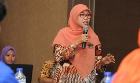 Dr. Netty Prasetiyani, Wakil Ketua Fraksi PKS DPR RI. Netty meminta relaksasi PSBB dikaji secara matang dan mendalam.