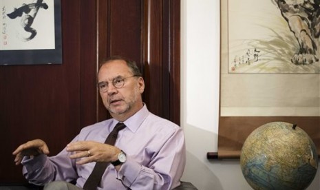 Dr. Peter Piot, director of the London School of Hygiene and Tropical Medicine, UK. (file)