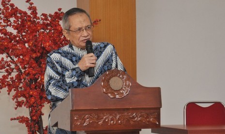 Drs. H. Husni Thoyar, MA 