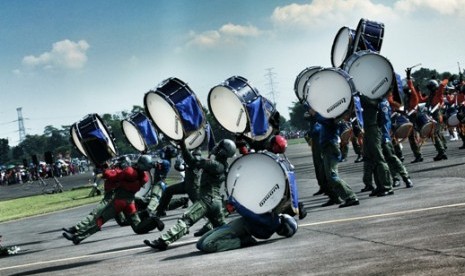 Drumband Akademi Angkatan Udara (AAU) 